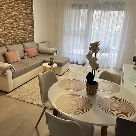 Zoeld Terasz Apartman Debreczyn Zewnętrze zdjęcie